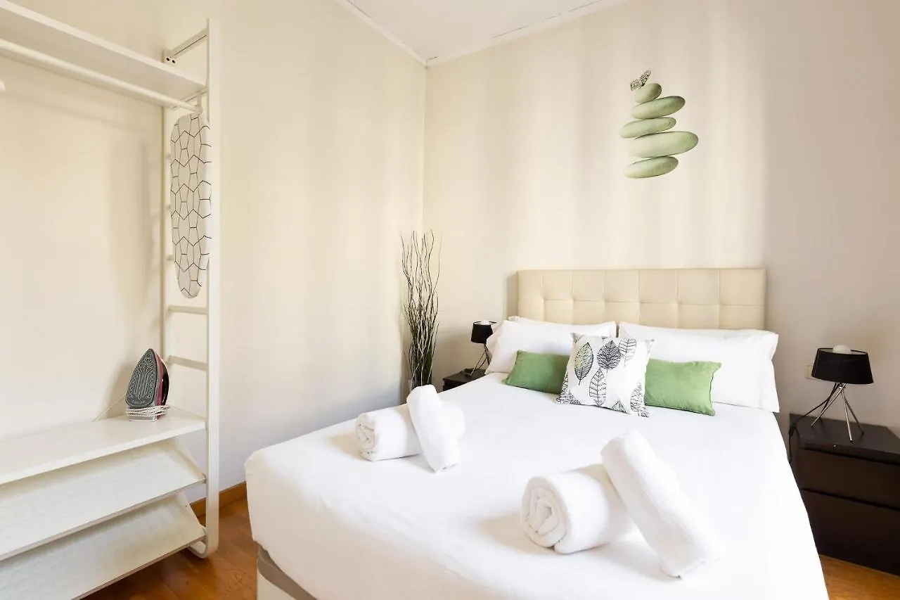 Stay U-Nique Apartments Consell برشلونة 0*,  إسبانيا